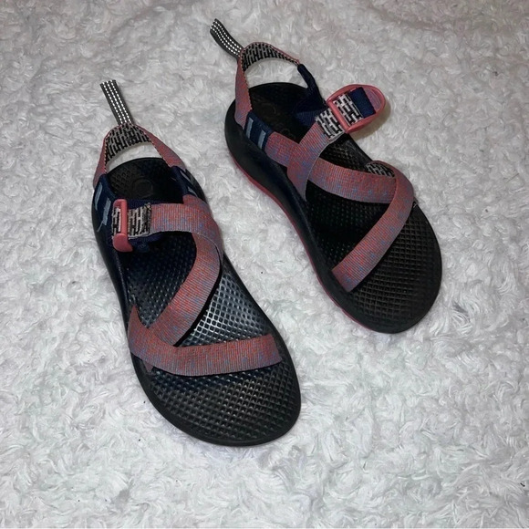Chacos Size Big Kids / Youth size 2 Girls Water and Hiking Shoes Colorful - Picture 1 of 4